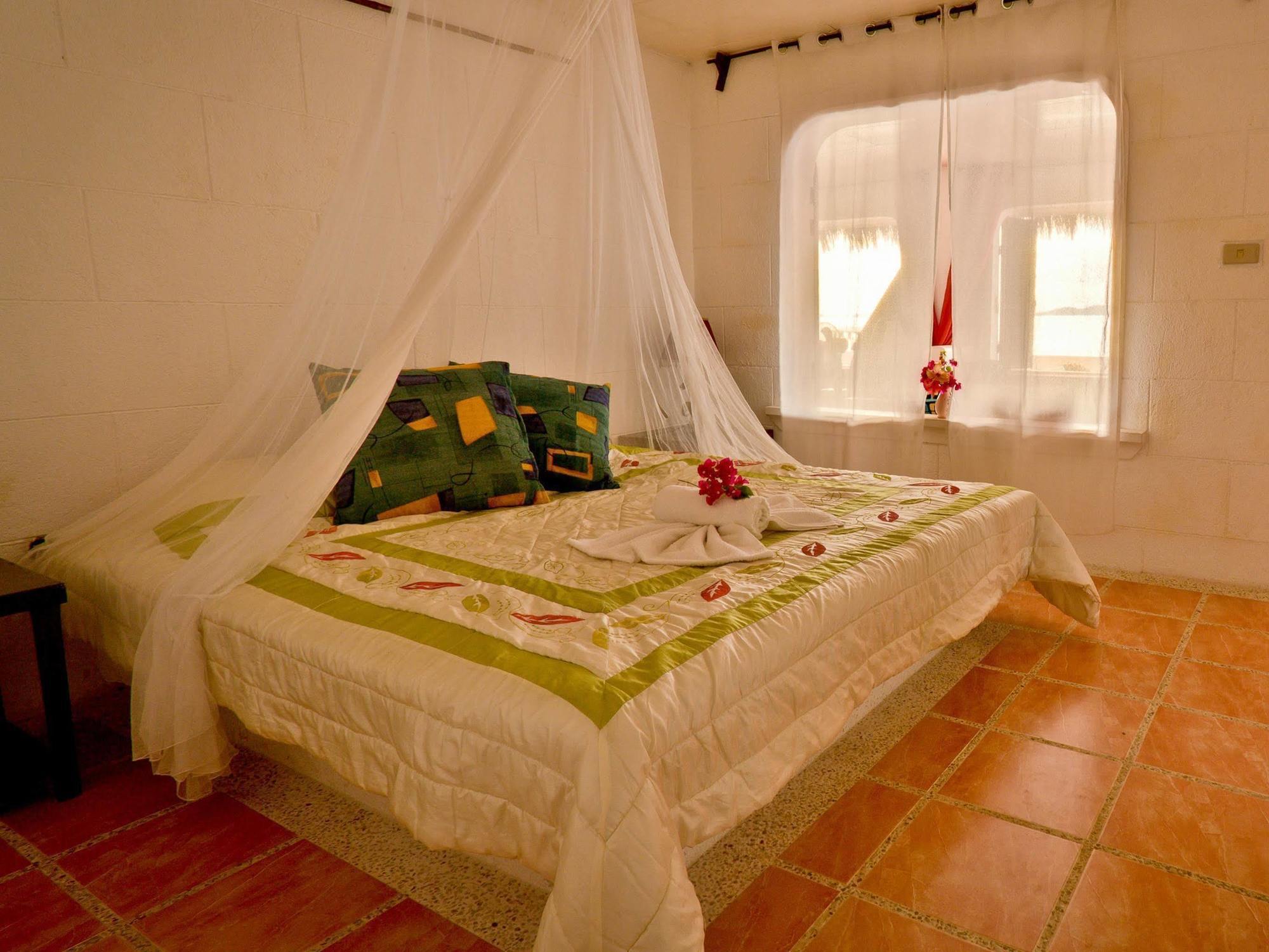 Pierhouse Lodging Бусуанґа Екстер'єр фото